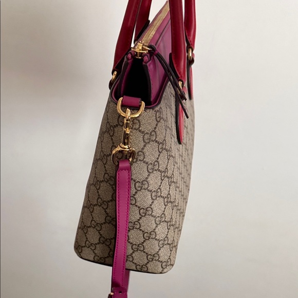 Gucci Beige and Pink Satchel with Red Accents - Picture 3 of 11